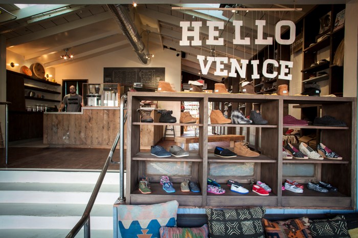 02-TOMS+AK+Store-Hello+Venice.jpg